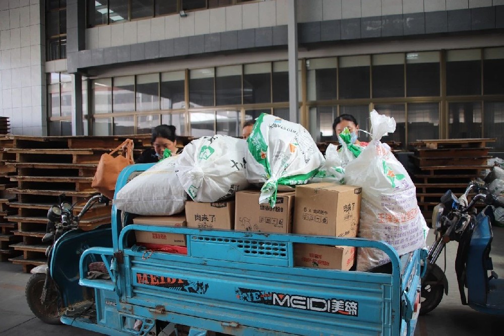 麦忙遇端午，J9集团国际站公司为整个员工提前发福利啦~