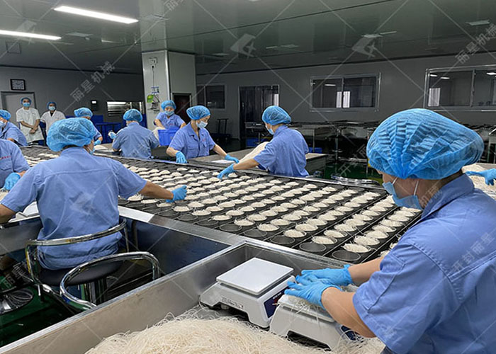 酸辣粉成套设备出产粉丝复水功夫快，口感好